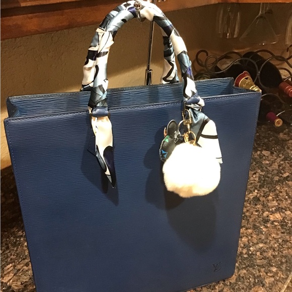 Louis Vuitton Bags - Picture 4 of 15